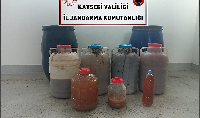 Şarap yapıp satamadan yakalandılar
