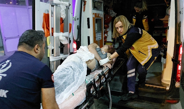 Sokak ortasında 7 yerinden bıçaklandı