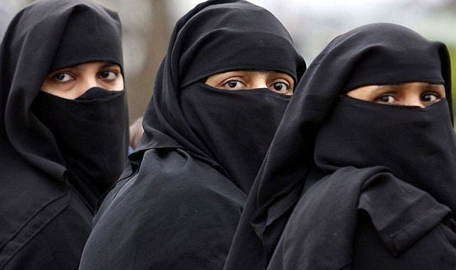 Suudi Arabistan'da kız öğrenciler için düğmeye basıldı