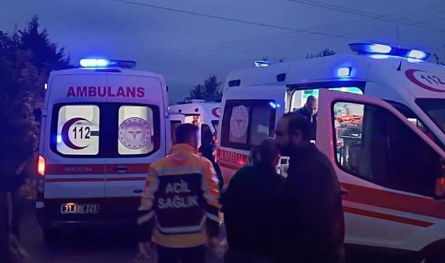 Tarım işçilerini taşıyan midibüs devrildi: 14 yaralı