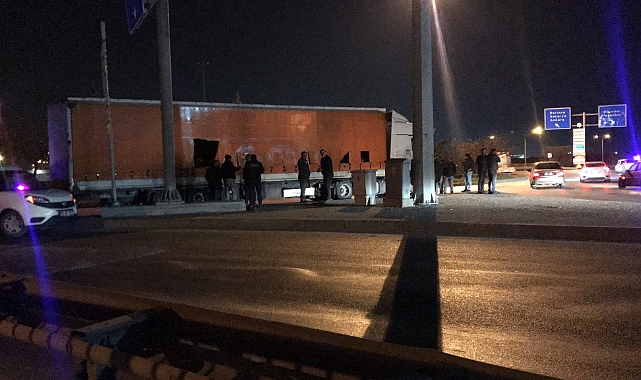 TIR'ın dorsesinden kaçak göçmen çıktı