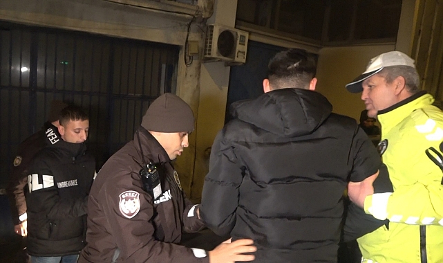 Trafik polisinden kaçarken gece kartallarına yakalandı