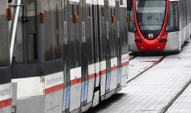 Tramvay hattında raydaki parça yerinden ayrıldı!