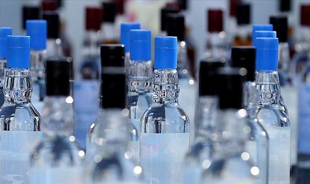 Yılbaşı öncesi operasyon! Litrelerce sahte alkol ele geçirildi