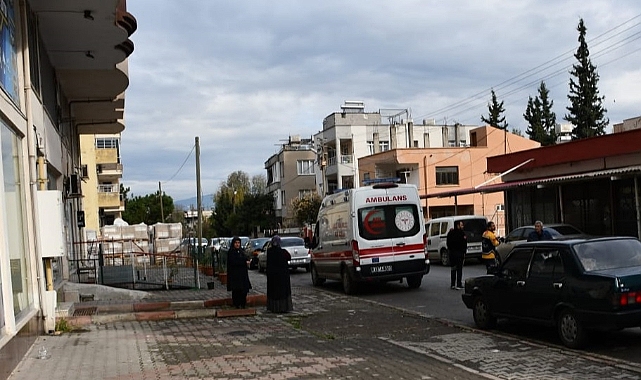 4 çocuk annesi, apartman boşluğunda can verdi