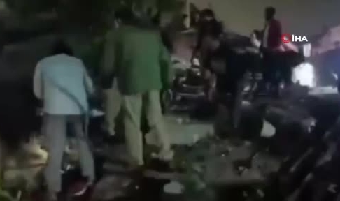 4 katlı bina çöktü!