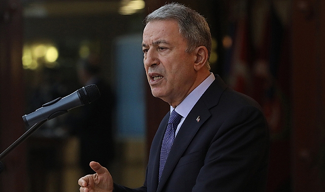 Bakan Akar'dan Yunanistan'a: "Aklınızı başınıza alın"