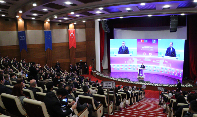 Bakan Bozdağ'dan ara buluculuk uygulamasına ilişkin açıklama