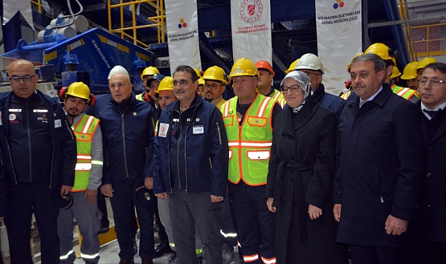 Bakan Dönmez, yeni yıla bor işçileri ile birlikte girdi