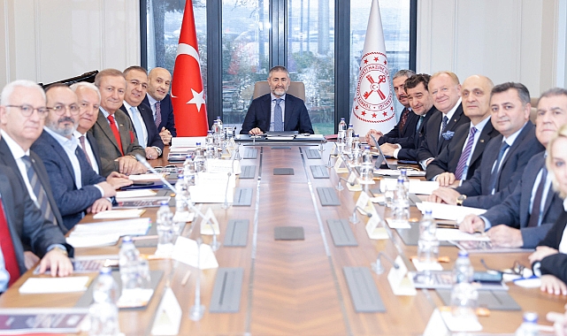 Bakan Nebati'den 'İhracatı ileriye taşıma' vurgusu