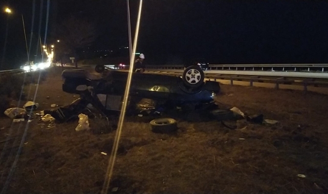 Bariyerlere çarpıp takla attı