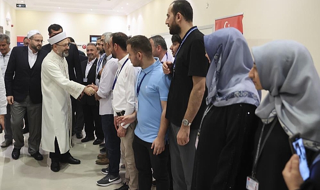 Başkan Erbaş, Mekke’de bulunan vatandaşlarla buluştu