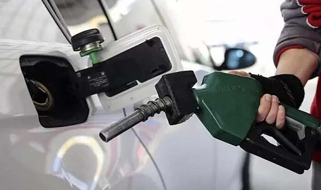 Benzine zam geldi