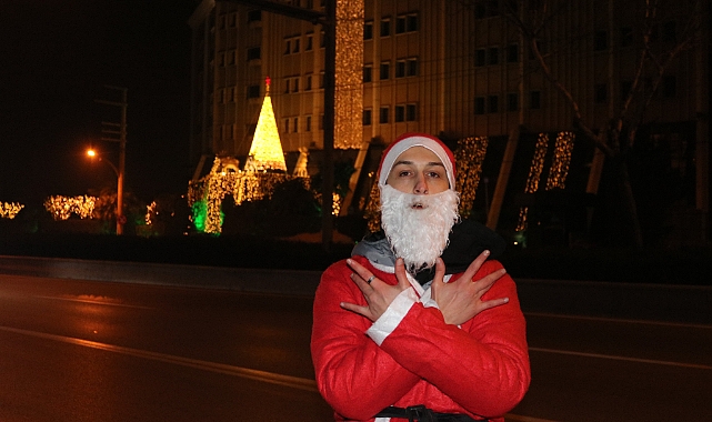Bu Noel Baba anayolda geziyor!