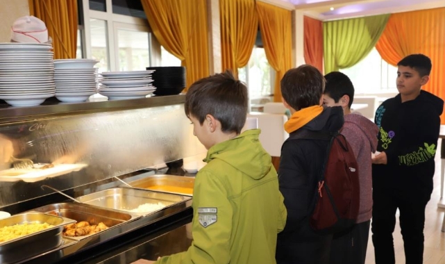 Bursa’da 70 bin öğrenciye ücretsiz yemek hizmeti