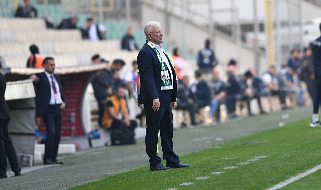 Bursaspor 2022'de dört teknik adamla çalıştı