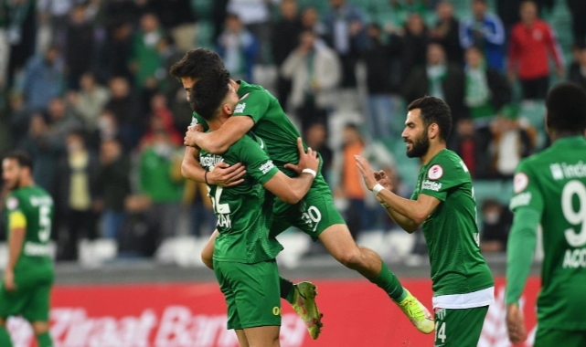 Bursaspor’da genç futbolcu sahalardan uzak kalacak