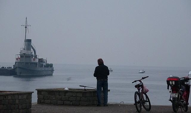 Çanakkale Boğazı'nda transit gemilere sis engeli