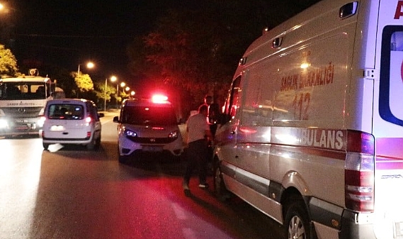 Devrilen traktörün altında kalan sürücü hayatını kaybetti