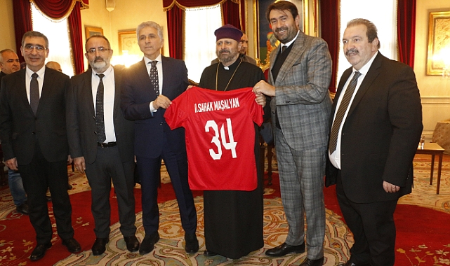Ermenistan maçı öncesi dostluk ziyareti