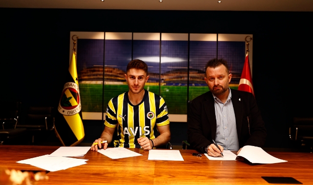 Fenerbahçe'de İsmail Yüksek'in sözleşmesi uzatıldı