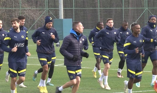 Fenerbahçe'nin yeni transferi ilk antrenmanına çıktı