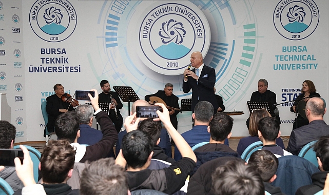 'Her gencin bir şarkısı olmalı' projesine tam not