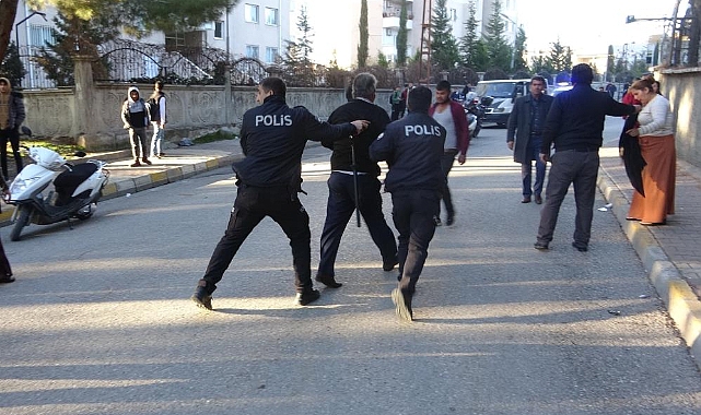 İki aile arasında satırlı kavga: Çok sayıda gözaltı