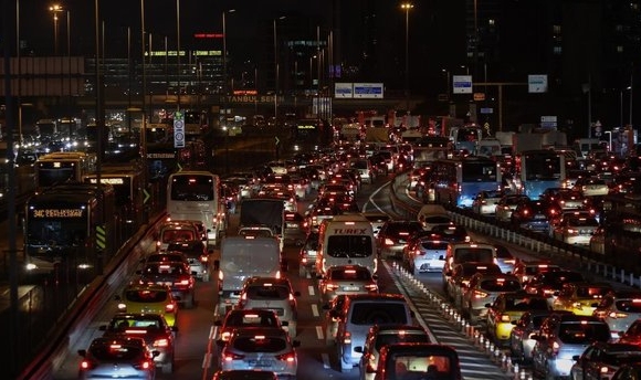 İstanbul'da, trafik yoğunluğu yüzde 90'a ulaştı