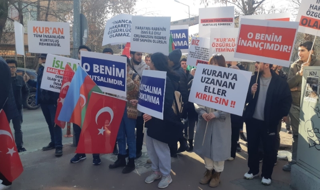 İsveç Büyükelçiliği önünde protesto