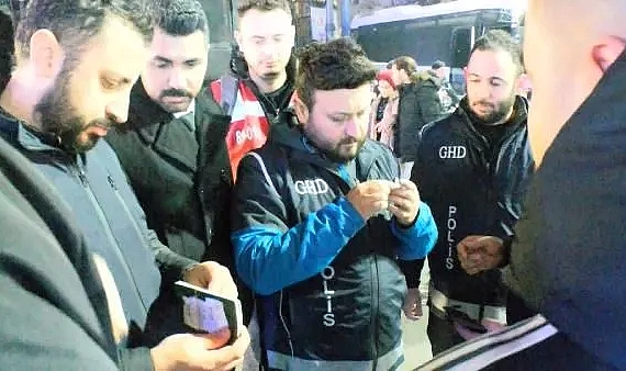 Kaçak göçmenler yılbaşı denetimine yakalandı