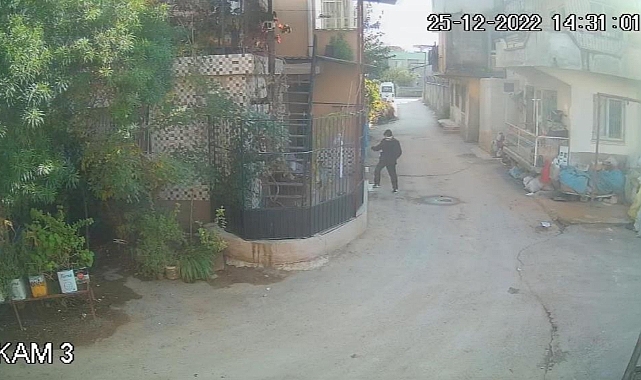 Kanser hastası yaşlı kadını bayıltana kadar dövüp, gasp etti