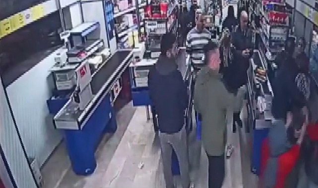Kasiyer ve müşteri arasında kavga çıktı