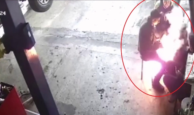 Kömür sobası bomba gibi patladı!