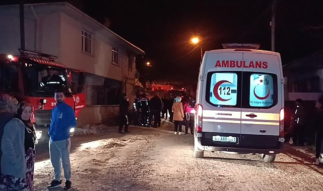 Korkutan yangında itfaiye eri dumandan etkilendi