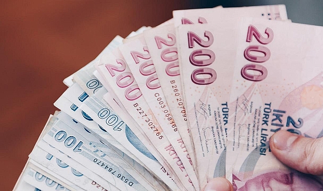 Maaş ve ikramiye farkları hesaplara yatırılıyor