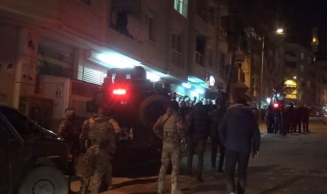 Market çalışanı ile müşteri kavga etti: Ortalık savaş alanına döndü!