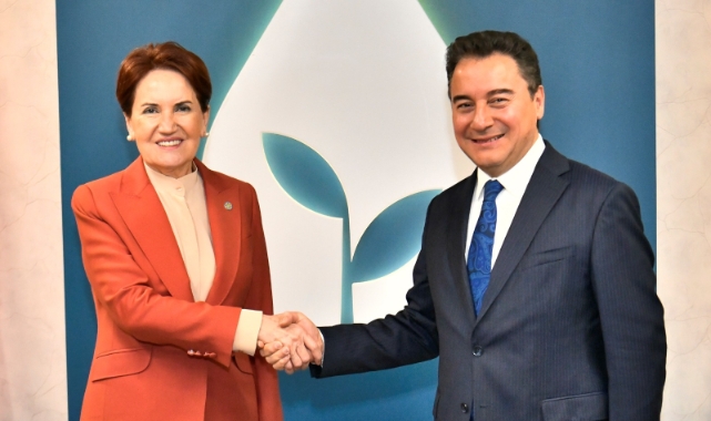 Meral Akşener, Babacan'ı ziyaret etti