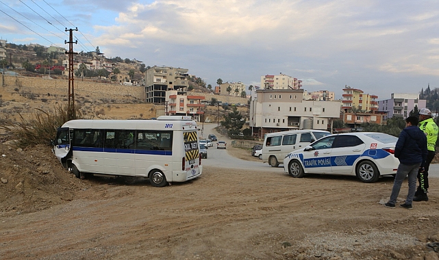Öğrenci servisinin freni boşaldı! 4 yaralı