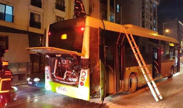 Otobüsün motorunda korkutan yangın