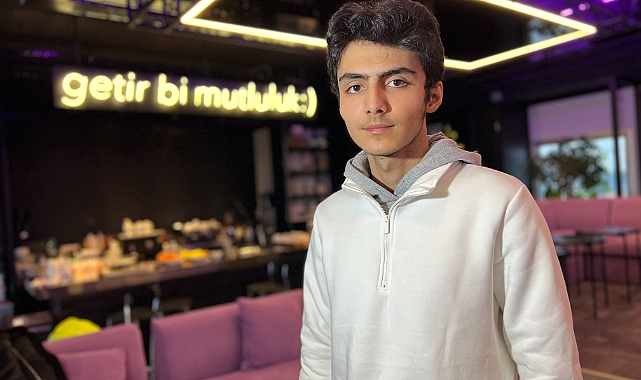 Piyano çalan kurye hayalini anlattı