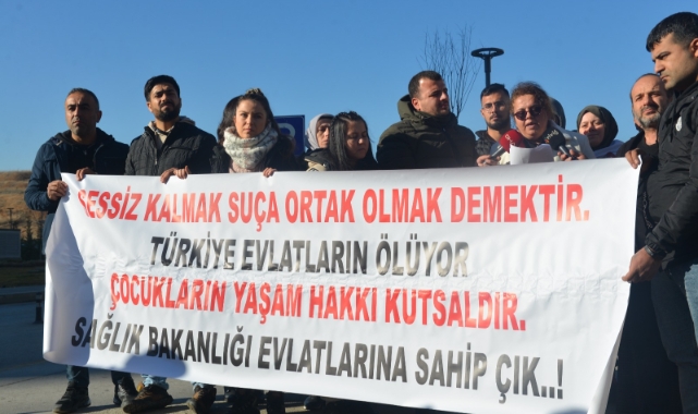 Sağlık Bakanlığı önünde 'SMA' açıklaması