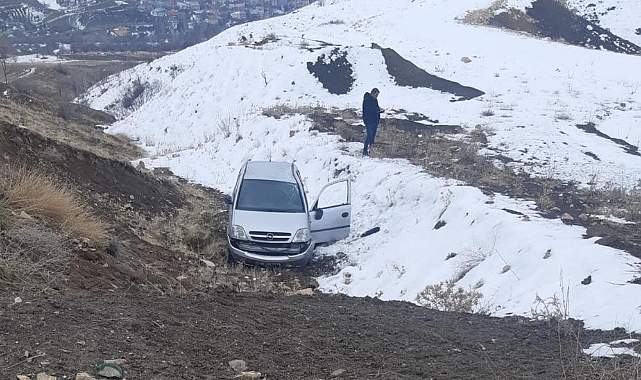 Şarampole uçan aracında donarak can verdi