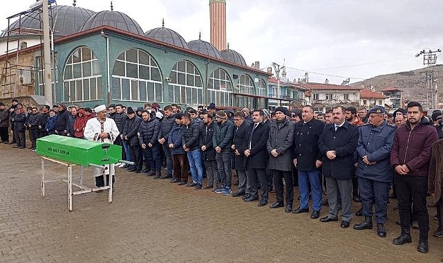 Şehidin oğlu gözyaşları arasında toprağa verildi