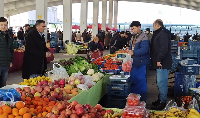 Semt pazarlarındaki fiyatlar vatandaşın yüzünü güldürdü