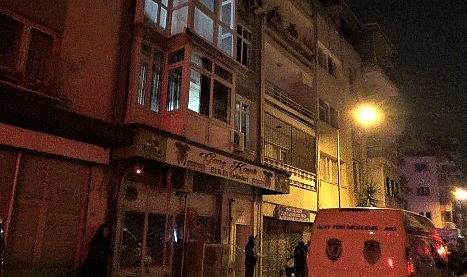 Tartıştığı kişiyi boğazından bıçaklayarak öldürdü