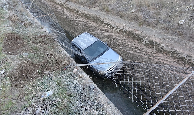 Tokat'ta otomobil sulama kanalına uçtu!