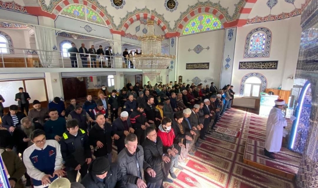 Yağmur yağsın diye dua ettiler