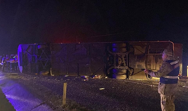 Yolcu otobüsü devrildi: 1’i bebek 5 ölü, 23 yaralı