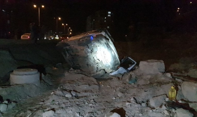 Yoldan çıkan minibüsün sürücüsü ağır yaralandı